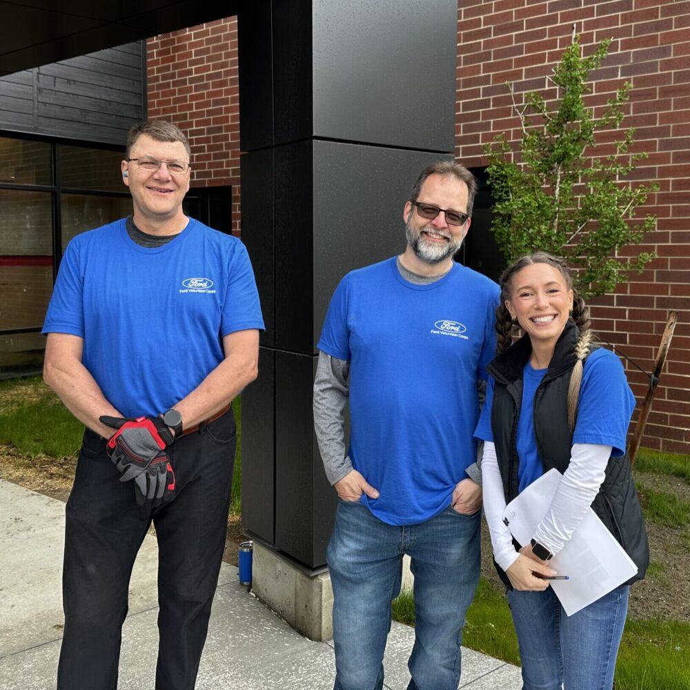 Ford Land volunteers helping at Bridge Housing Campus