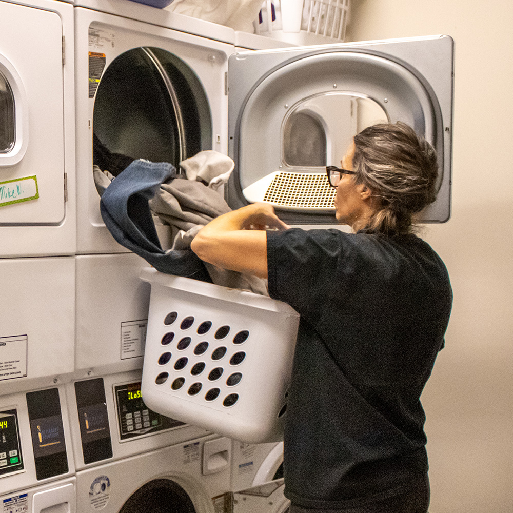 laundry volunteer at Day Center